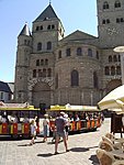 Trier Cathedral (Dom St. Peter), Selve kirken er meget gammel. Efter store skader i det 5. og 9. århundrede er bygningen som den kendes idag fra ca. 1035.